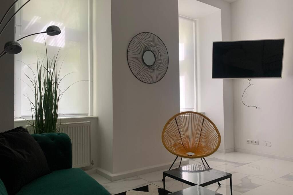 Cool City Center Apt. @ Metro And Shopping Street Wien Eksteriør bilde